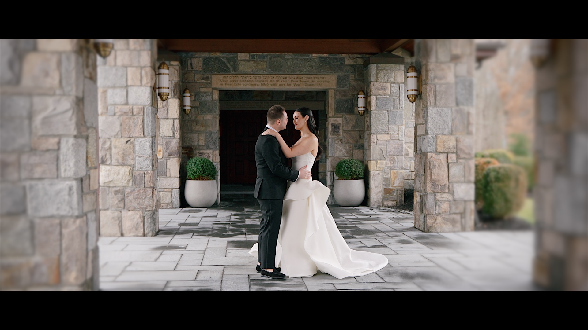 Crow's Nest Montauk Wedding Wedding at Temple Emanu-El of Closter